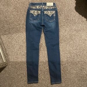 BEAUTIFUL EMBELLISHED MISS ME JEANS “HAILEY SKINNY” 26x30